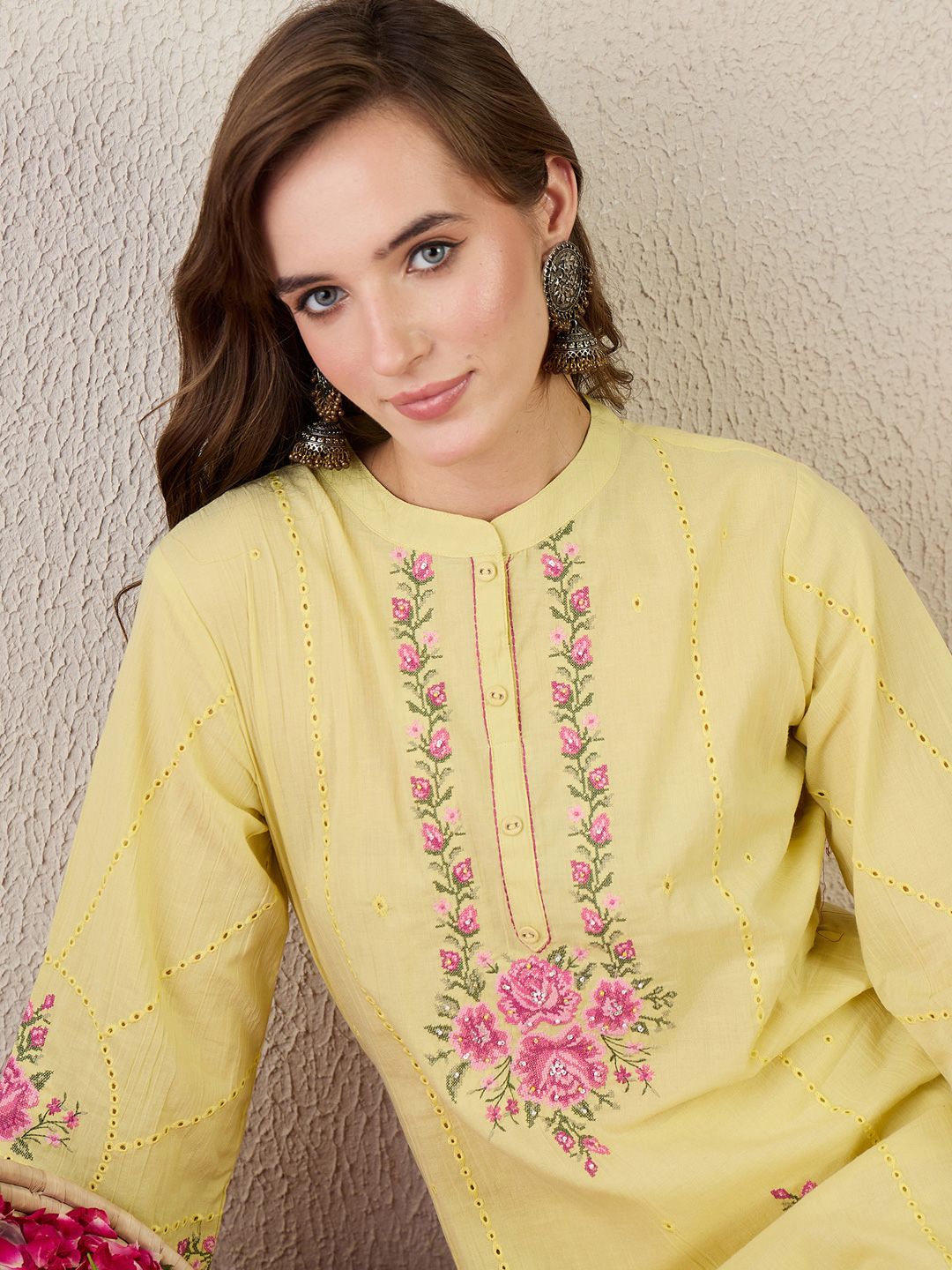 Dhiyona IE Women Floral Embroidered Cotton Kurta with Trousers