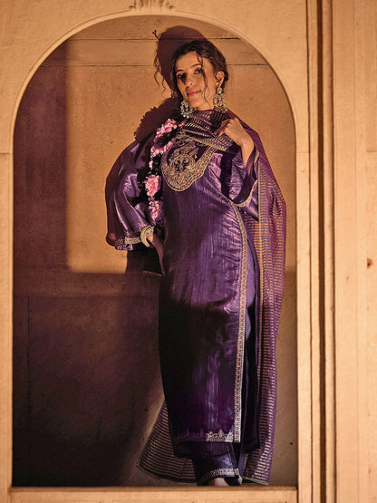 Dhiyona CH Women Floral Embroidered Kurta with Trousers & Dupatta