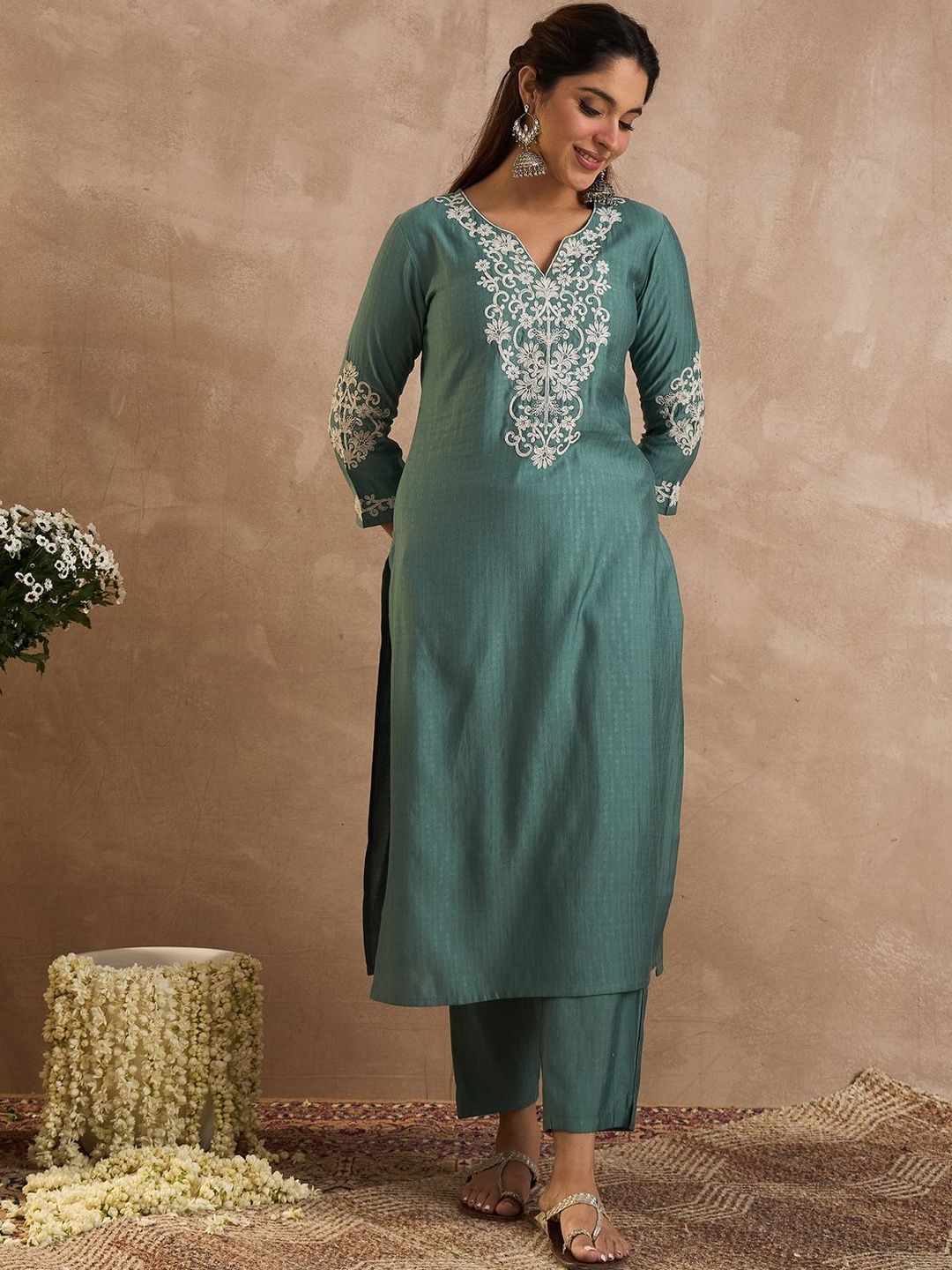 Floral Embroidered Straight Thread Work Kurta With Trouser
