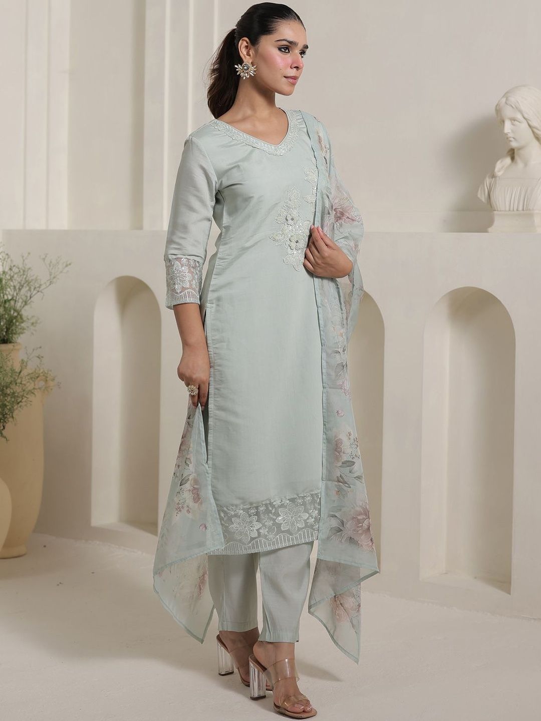 Women Floral Embroidered Beads and Stones Kurta with Trousers & Dupatta
