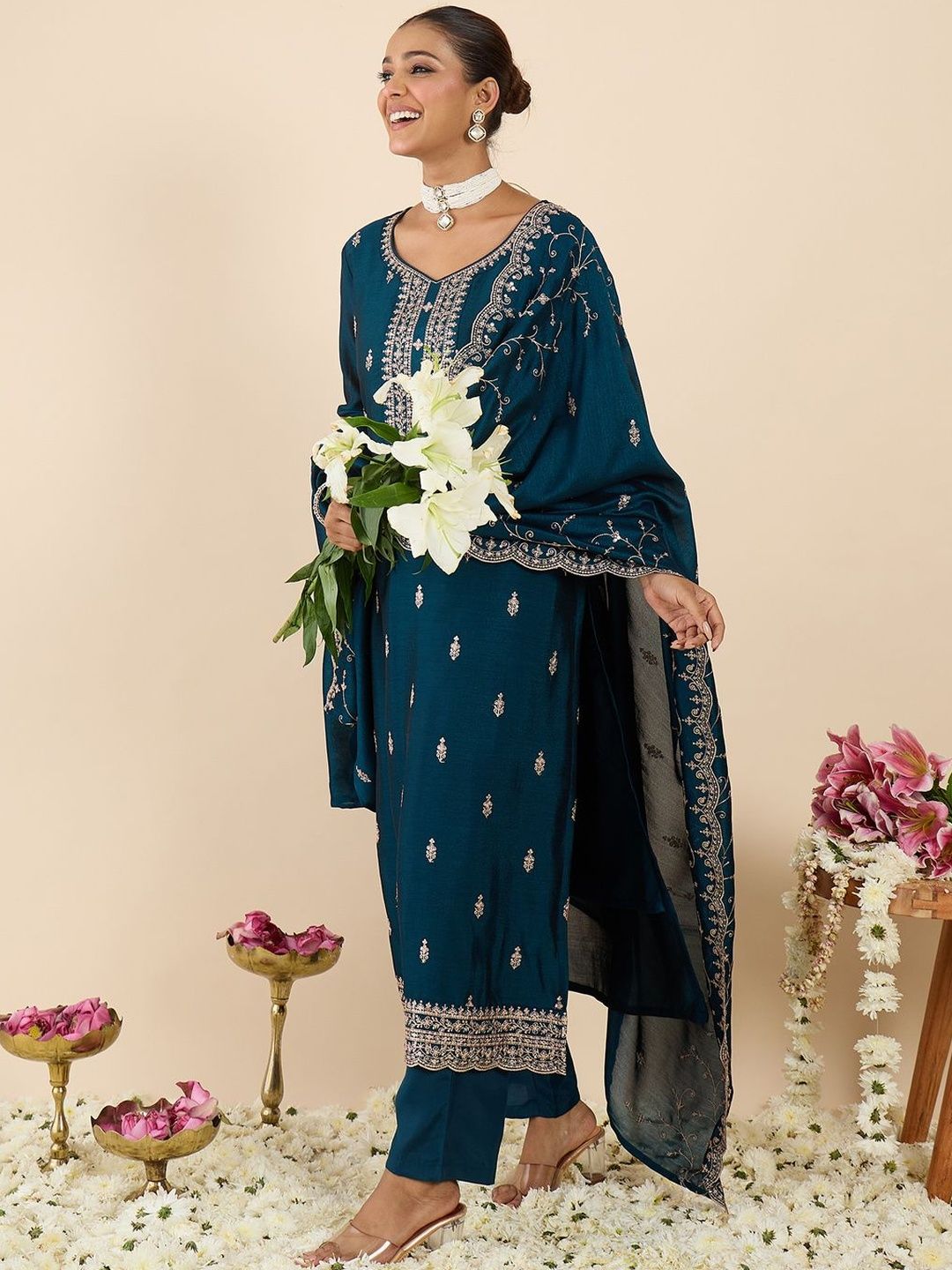 Dhiyona IE Women Ethnic Motifs Embroidered Regular Thread Work Kurta with Trousers & With Dupatta
