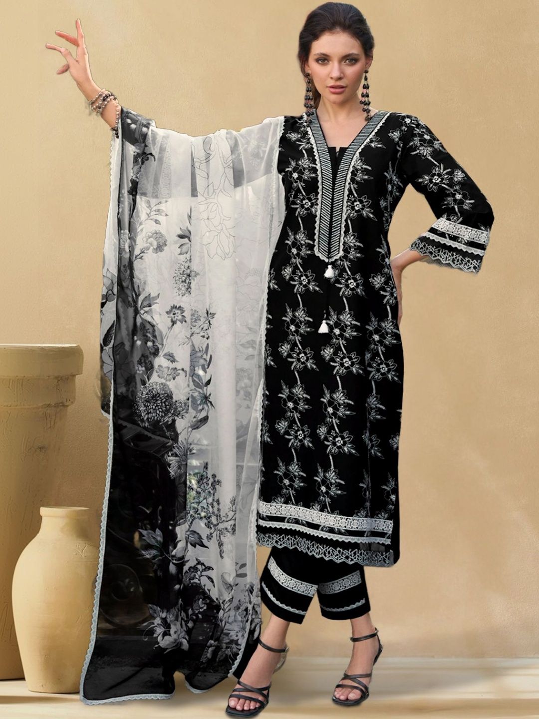 Women Floral Printed Regular Pure Cotton Kurta with Trousers & With Dupatta