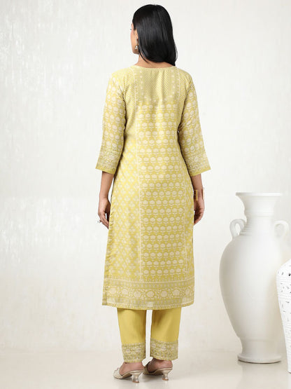 Dhiyona SO Women's Women Floral Embroidered Regular Beads and Stones Chanderi Cotton Kurta with Trousers