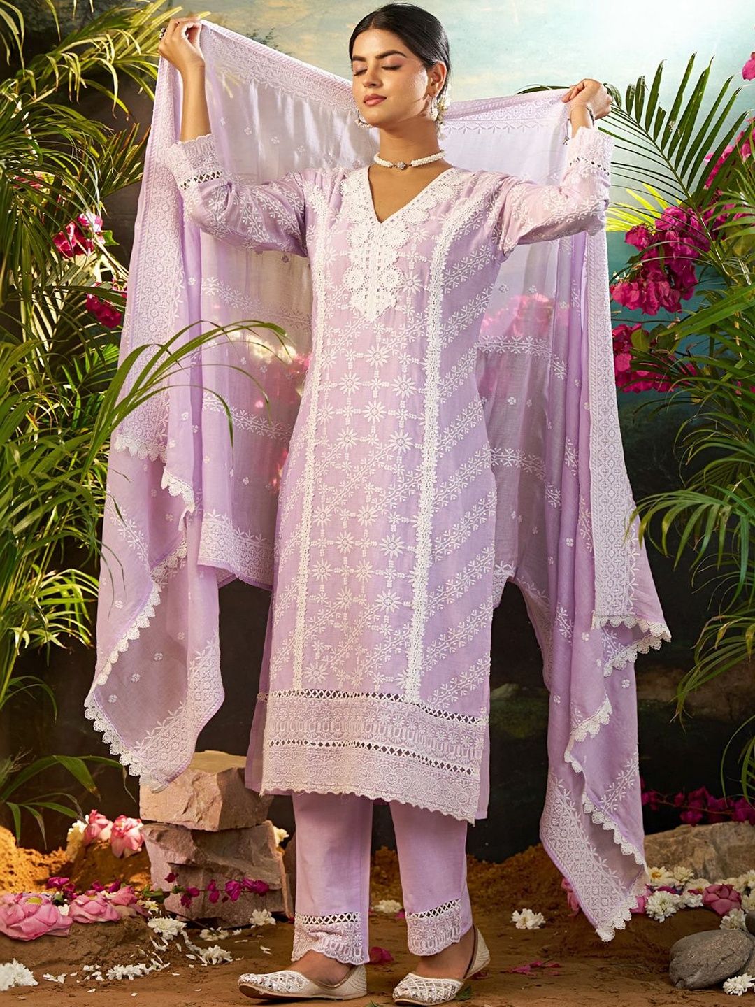 Women Ethnic Motifs Embroidered Regular Thread Work Pure Cotton Kurta with Trousers & With Dupatta