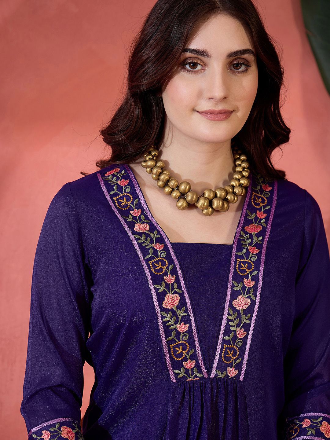 Dhiyona SN Women's Thread Embroidered Kurta With Trousers
