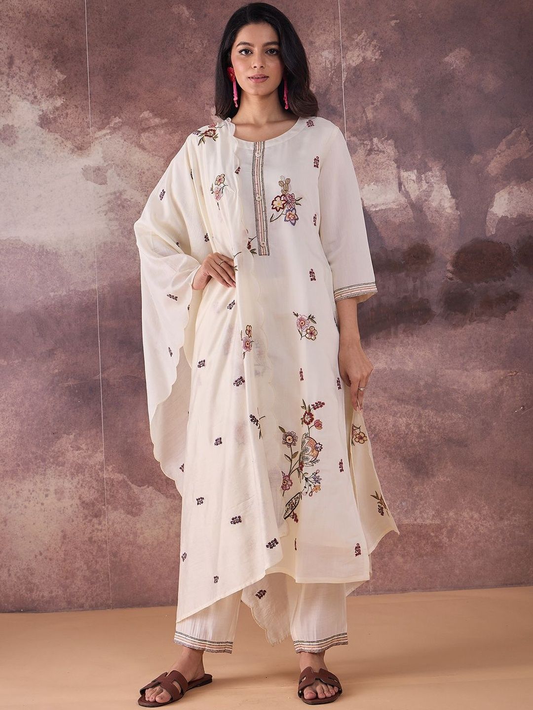 Floral Embroidered Thread Work Straight Kurta With Trousers & Dupatta