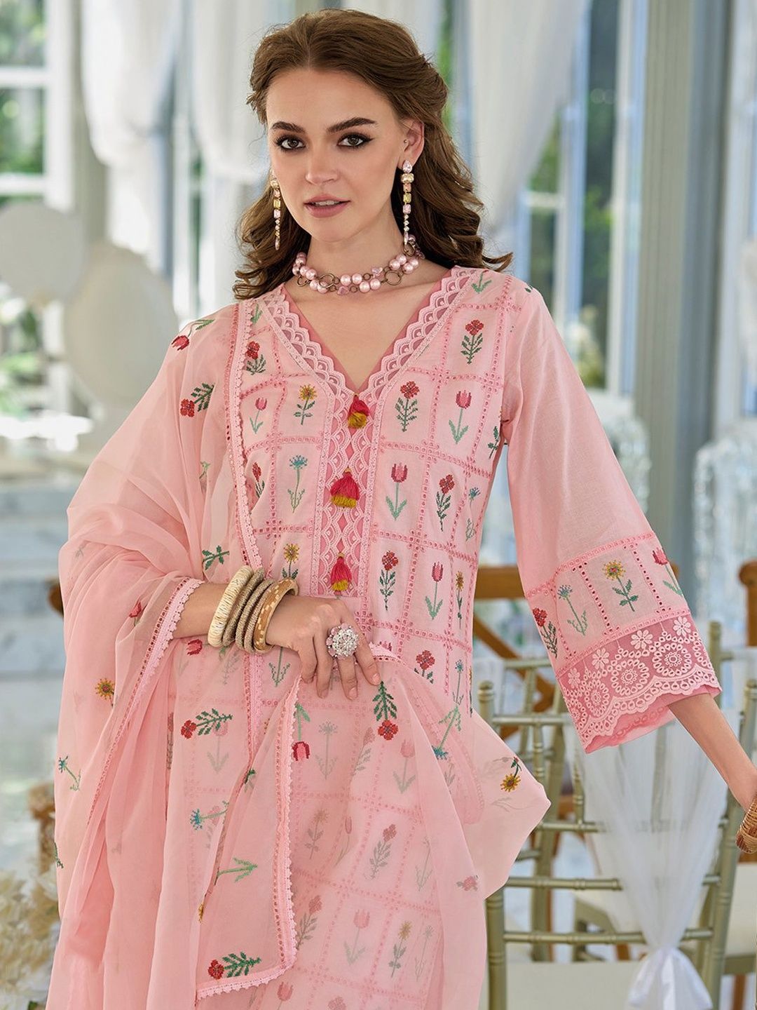 Women Floral Embroidered Regular Thread Work Pure Cotton Kurta with Trousers & With Dupatta