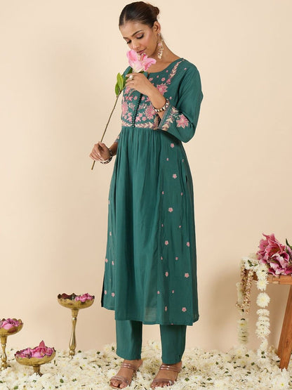 Dhiyona IE Embroidered Round Neck Three-Quarter Sleeves Tunic And Trousers