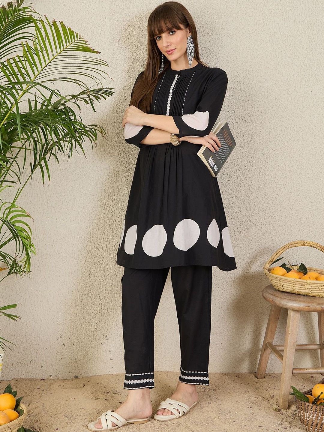 Women Geometric Printed Cotton A-Line Kurta with Trousers