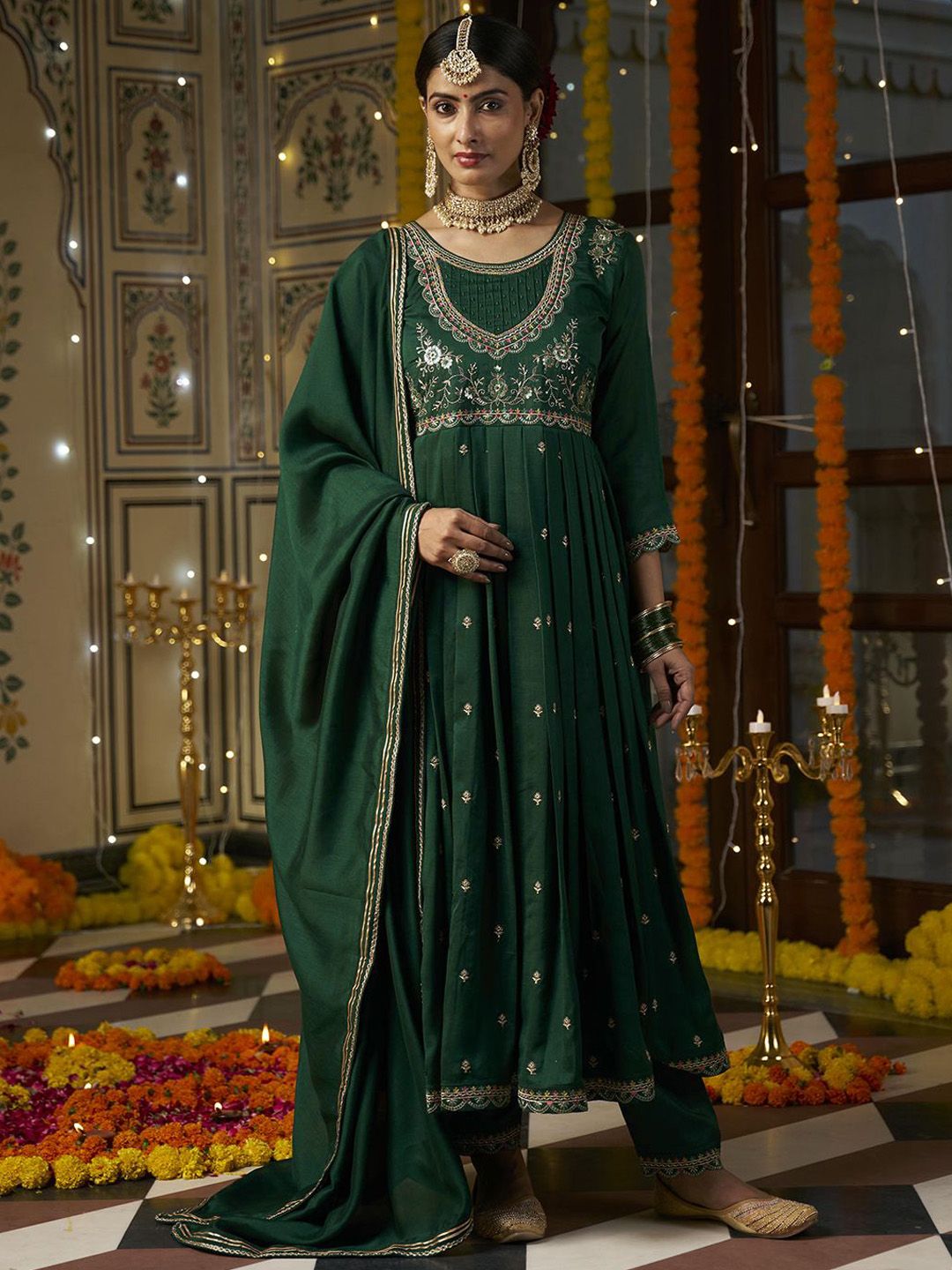 Dhiyona CH Women Floral Embroidered Pleated Sequinned Kurta with Trousers & With Dupatta