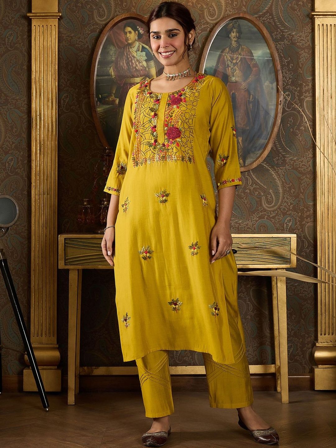 Dhiyona IE Women Floral Embroidered Regular Thread Work Kurta with Trousers & With Dupatta