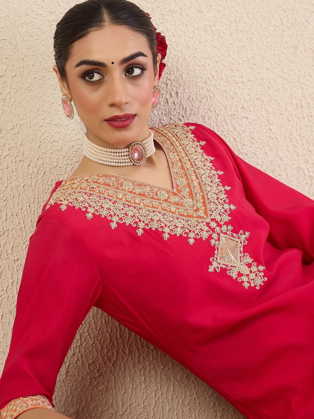 Women Ethnic Motifs Embroidered Regular Thread Work Kurta with Trousers