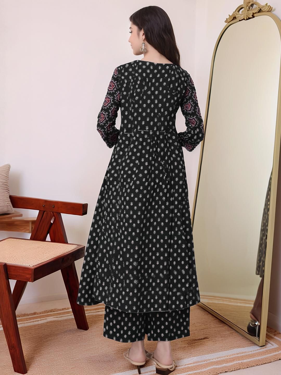 Dhiyona KL Women Floral Printed Anarkali Kurta With Palazzos And Dupatta