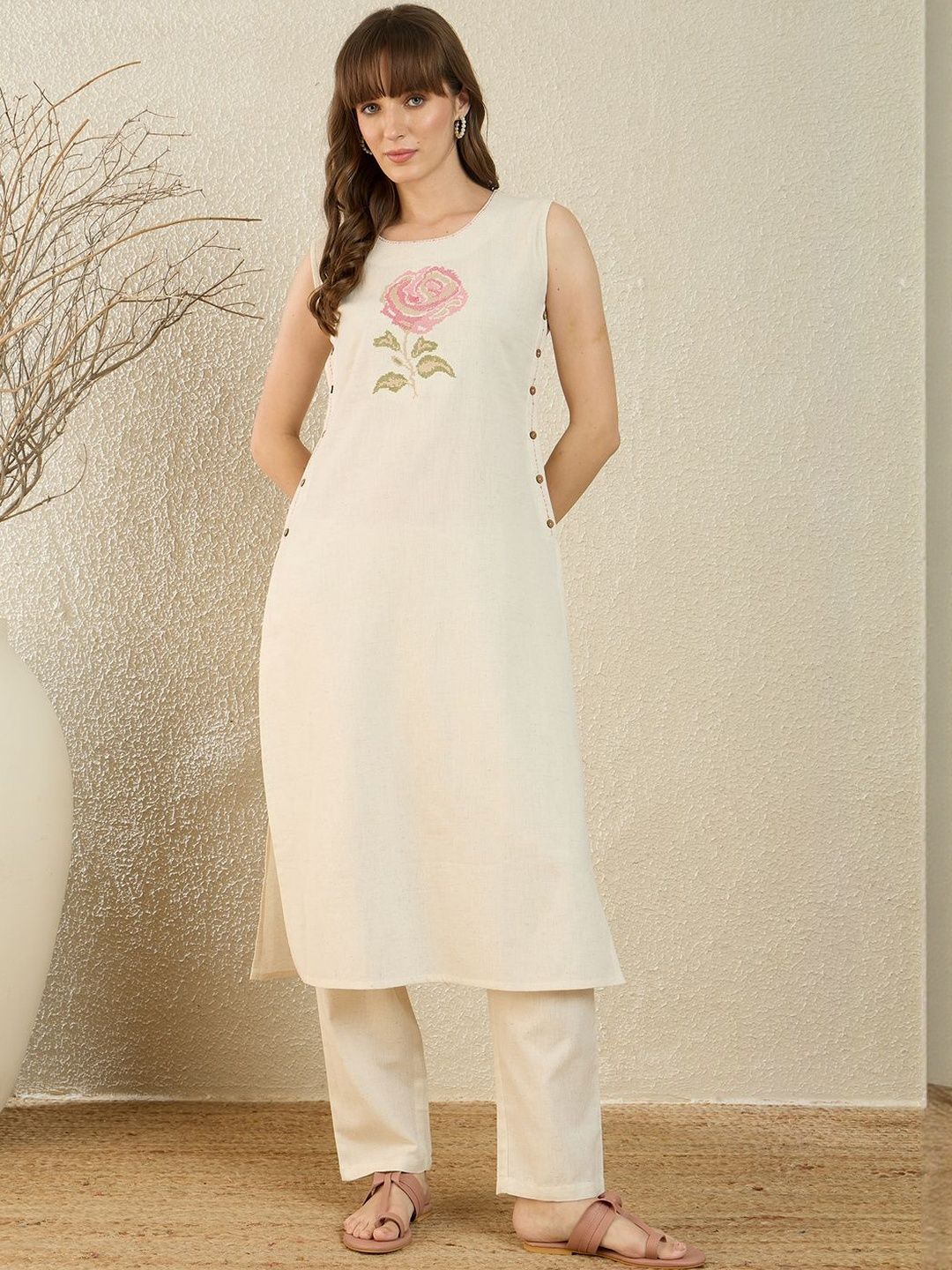Women Floral Embroidered Regular Thread Work Kurta with Trousers