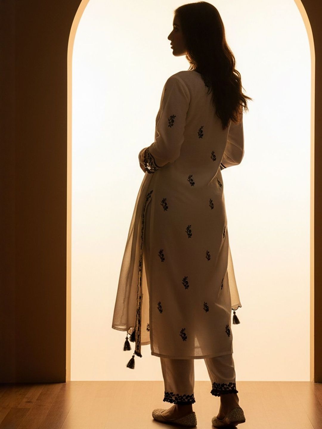 Ethnic Motifs Embroidered Regular Thread Work Kurta With Trousers & Dupatta