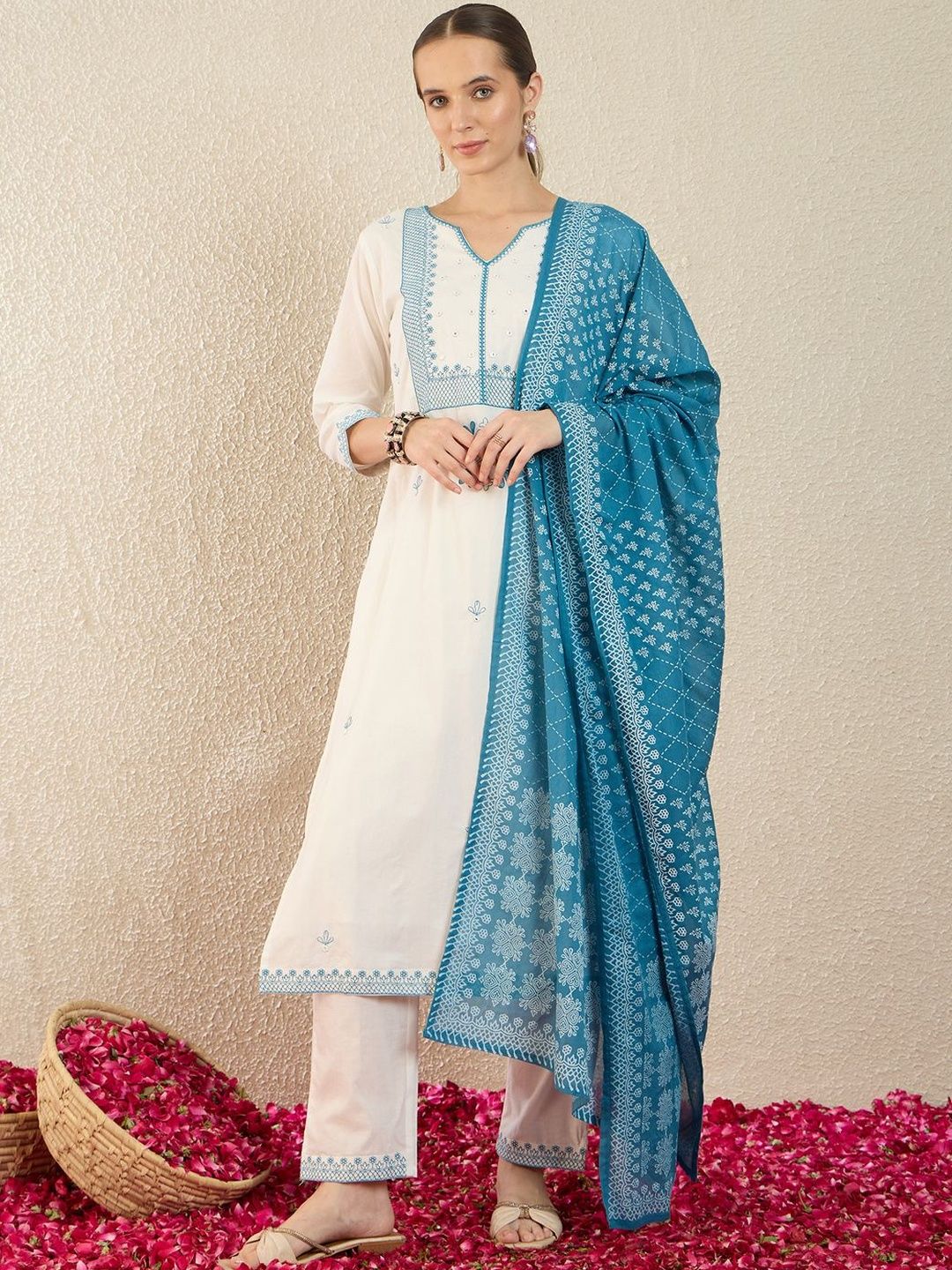 Dhiyona IE Women Ethnic Motifs Embroidered Regular Thread Work Pure Cotton Kurta with Trousers & With Dupatta