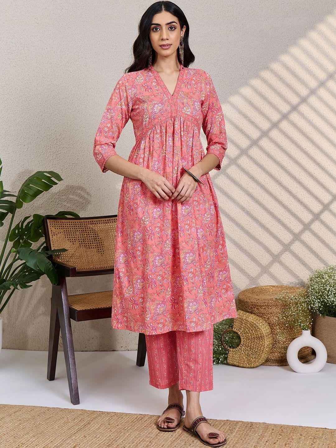 Women Floral Printed Empire Pure Cotton Kurta with Trousers & With Dupatta