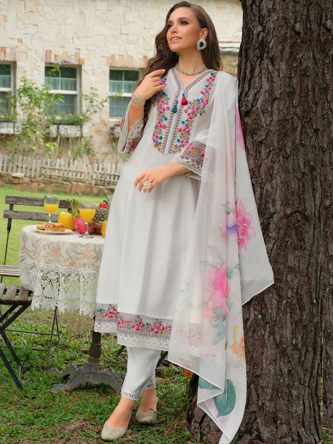 Women Floral Embroidered Kurta with Trousers & Dupatta
