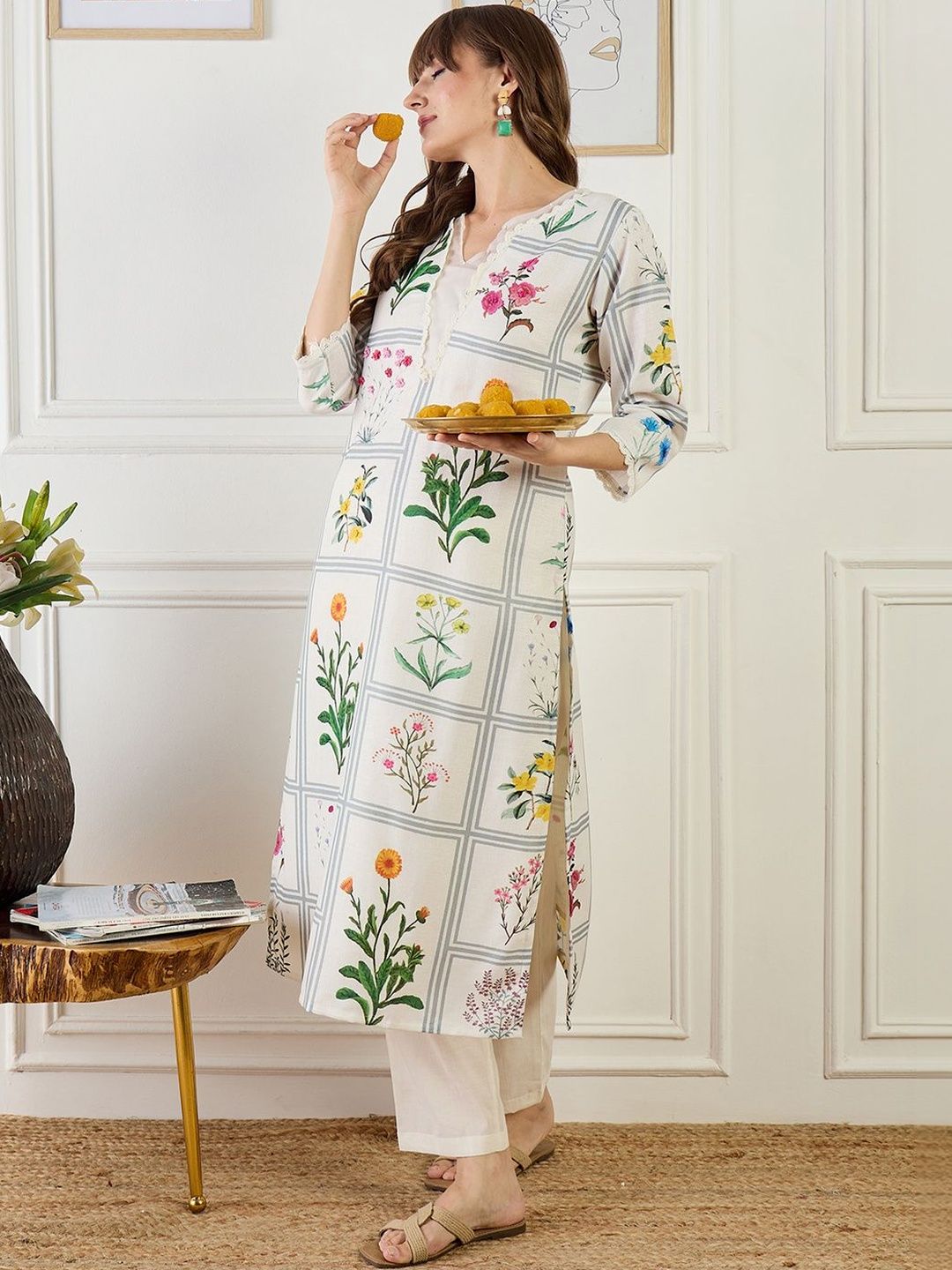 Women Floral Printed Regular Linen Kurta with Trousers
