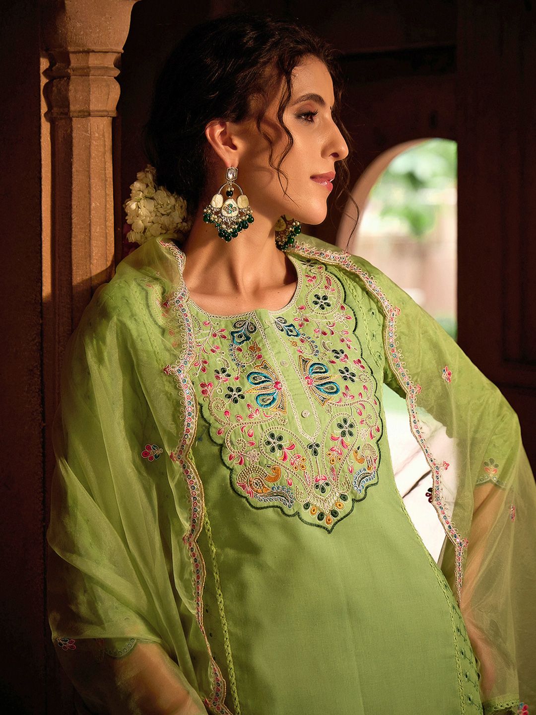 Dhiyona CH Women Floral Embroidered Kurta with Trousers & Dupatta