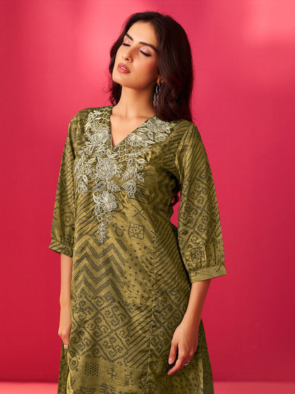 Women Ethnic Motifs Printed Straight Thread Work Kurta with Trousers