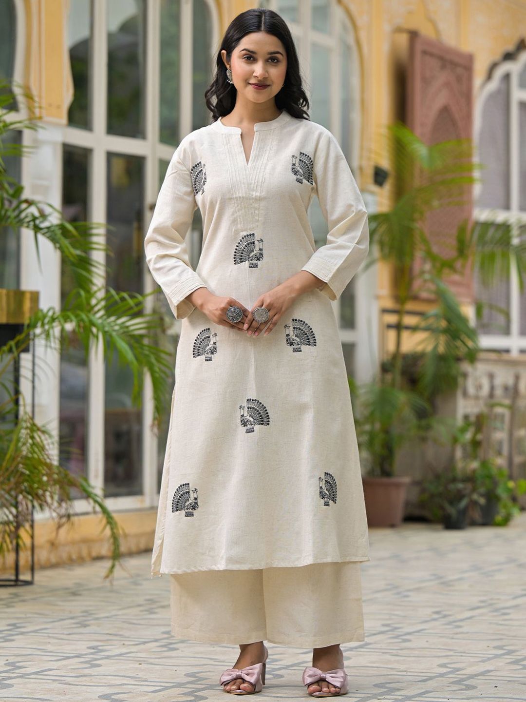 Animal Embroidered Regular Thread Work Pure Cotton Kurta With Palazzos