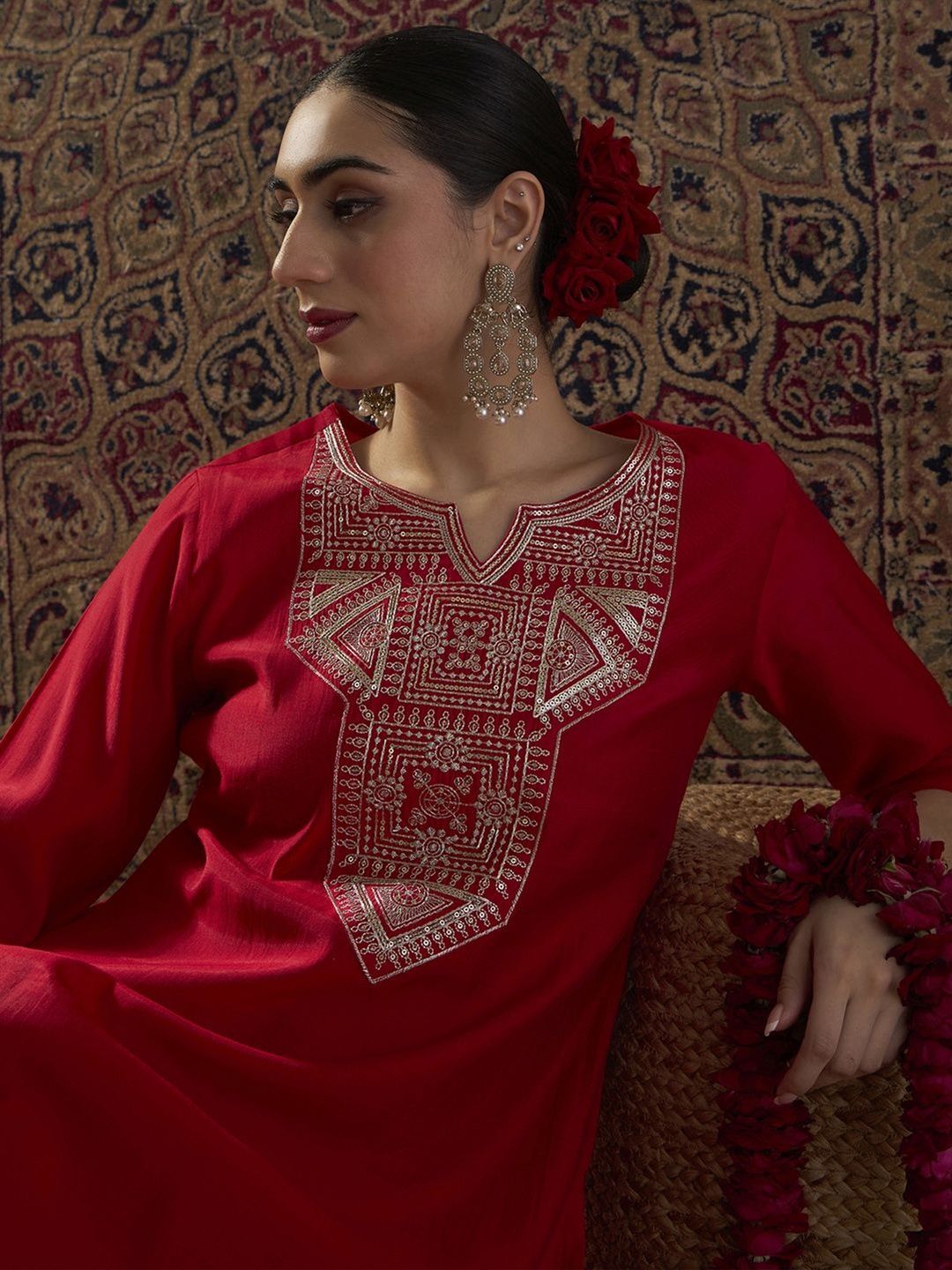 Ethnic Motifs Embroidered Round Neck Thread Work Straight Kurta With Trouser