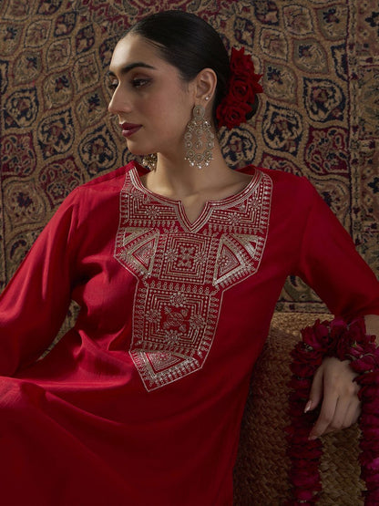 Ethnic Motifs Embroidered Round Neck Thread Work Straight Kurta With Trouser
