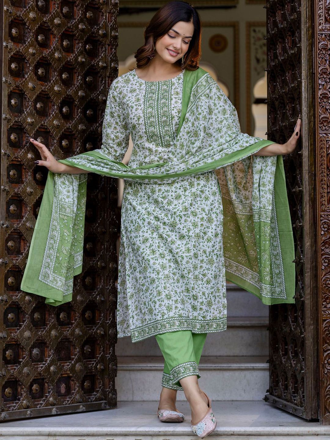 Dhiyona IE Floral Printed Pure Cotton Straight Kurta With Trouser And Dupatta