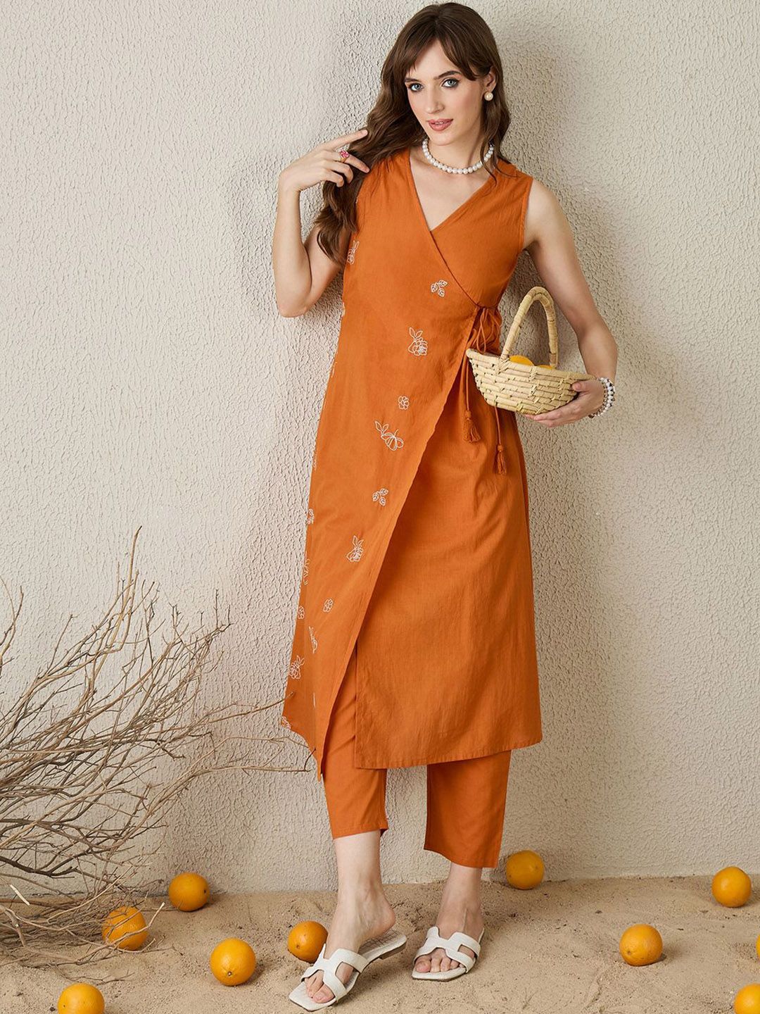 Dhiyona IE Embroidered V-Neck Pure Cotton Tunic With Trouser