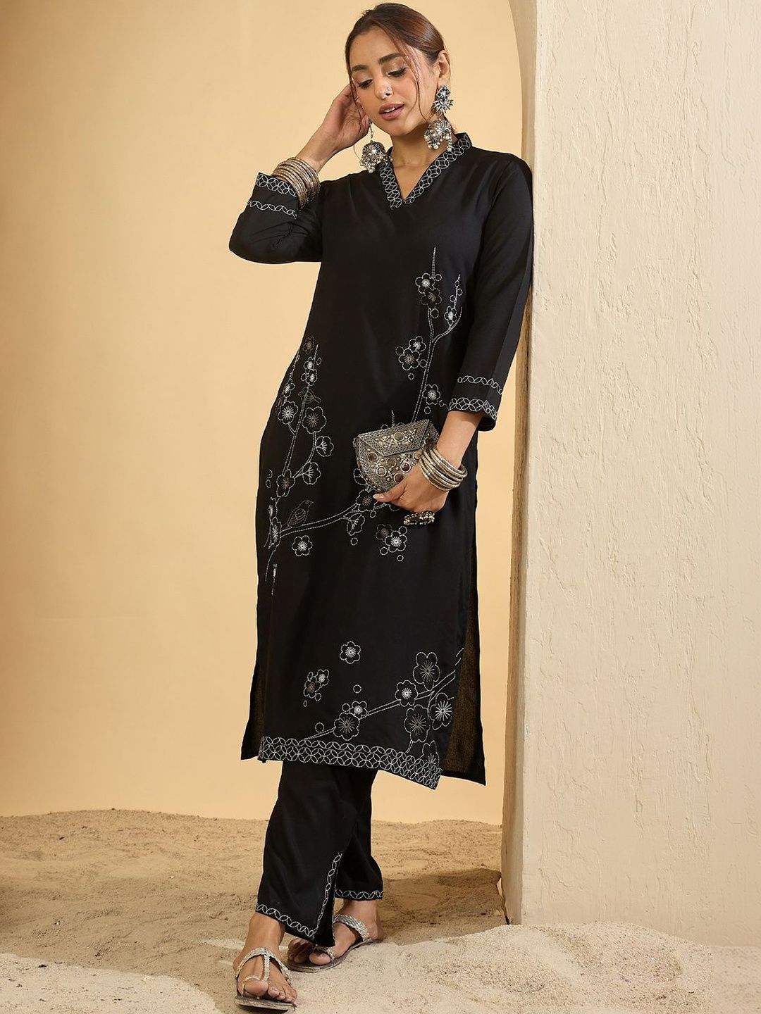 Women Floral Embroidered Regular Thread Work Kurta with Trousers