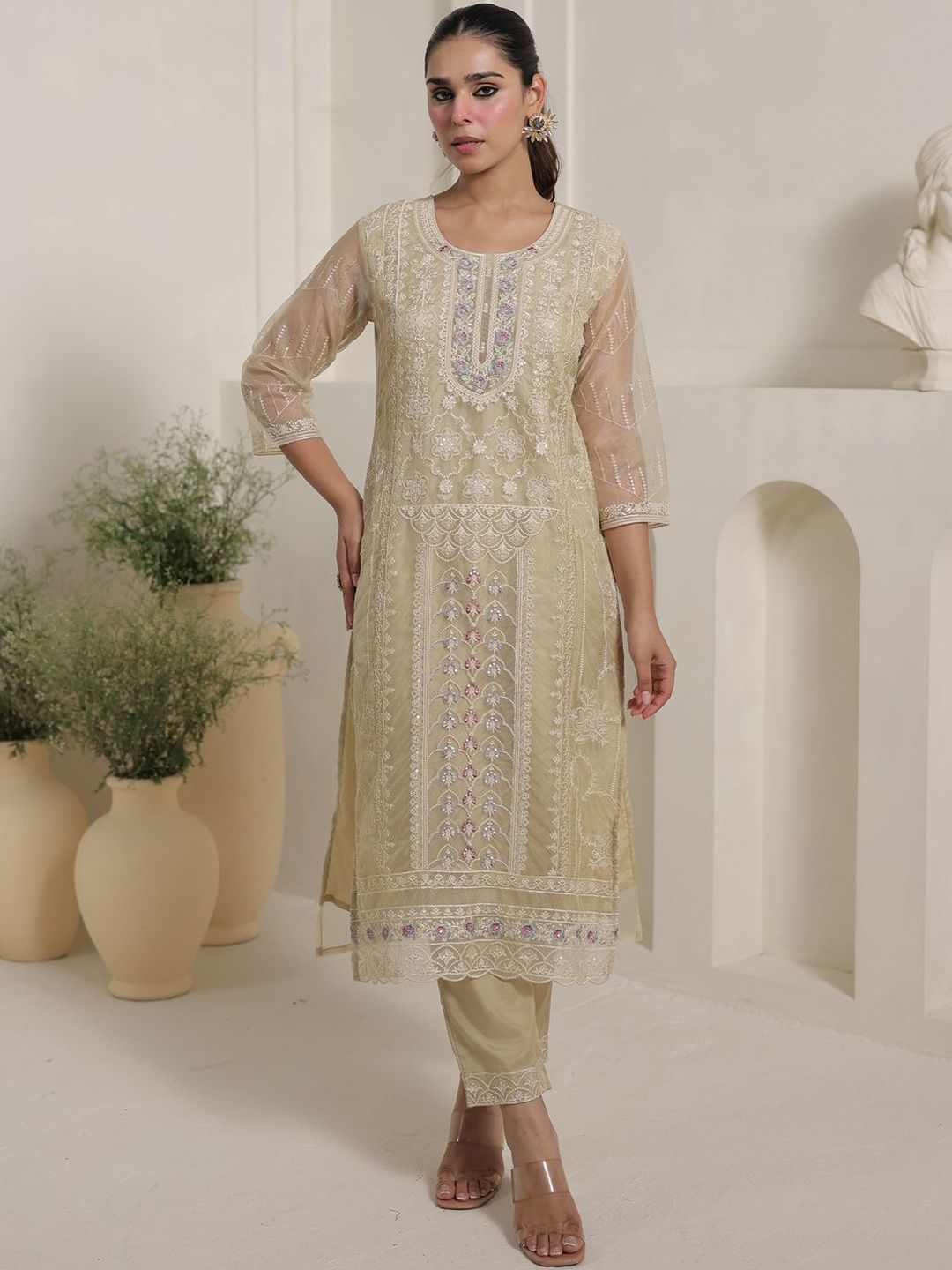 Women Solid Kurta with Trouser