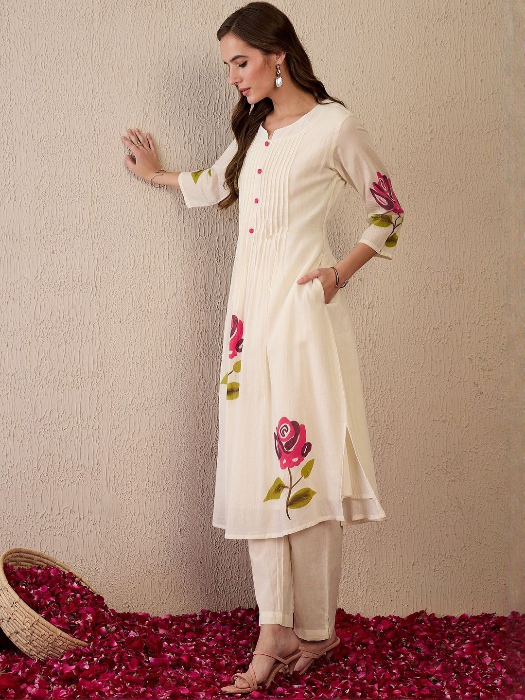 Women Floral Printed Round Neck Pure Cotton Pleated Kurta with Trousers