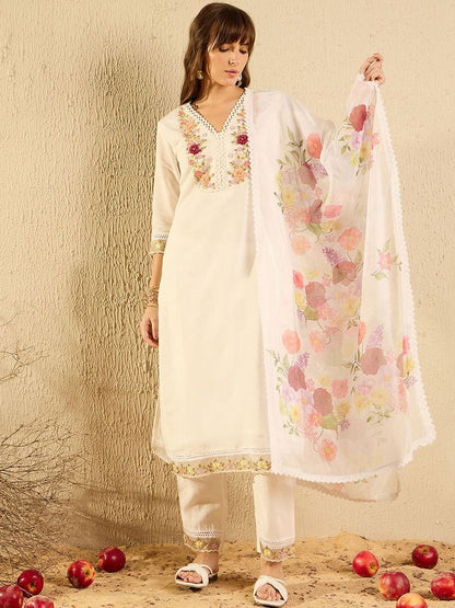 Women Floral Embroidered Regular Thread Work Kurta with Trousers & With Dupatta