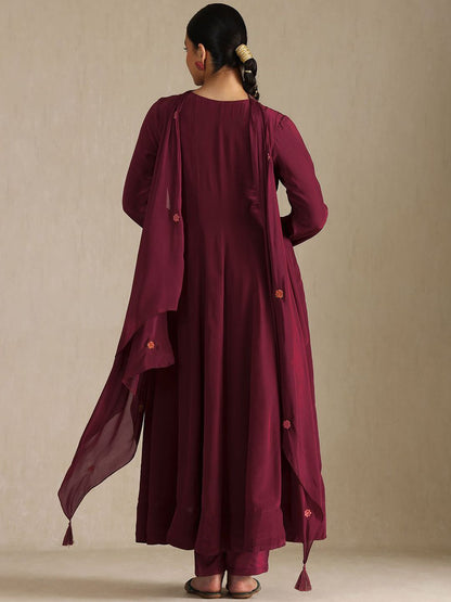 Dhiyona SO Women's Women Floral Printed Empire Thread Work Kurta with Trousers & With Dupatta