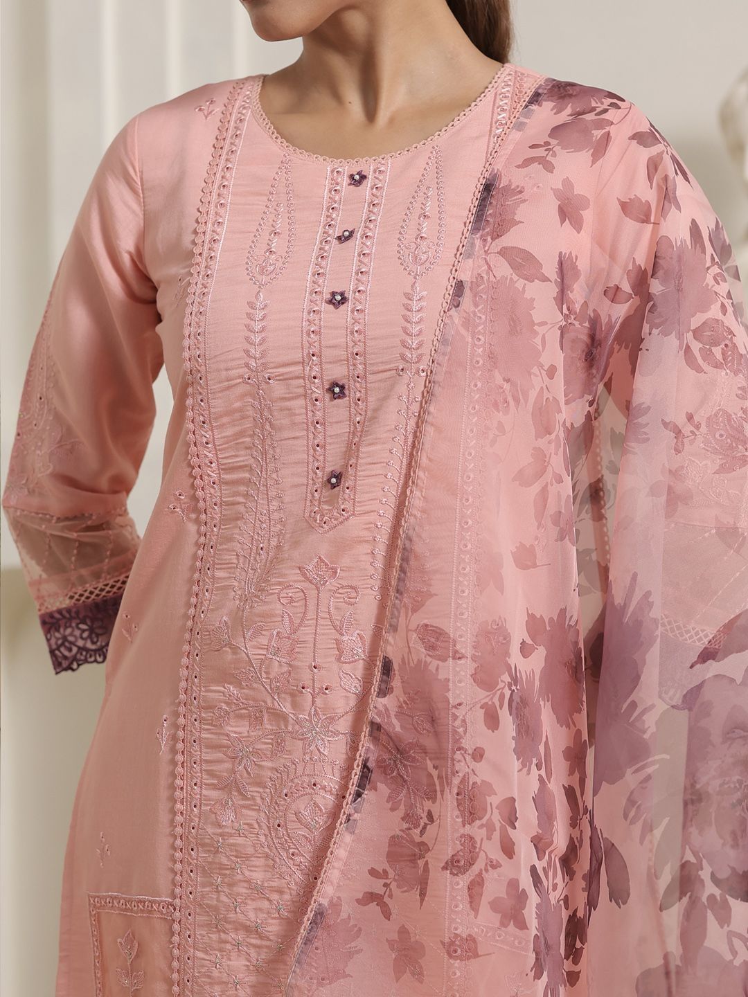 Women Ethnic Motifs Embroidered Regular Thread Work Kurta Set With Dupatta