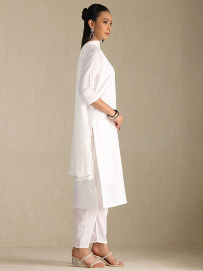 Dhiyona SO Women's Geometric Self Design Keyhole Neck Straight Kurta With Trousers & Dupatta