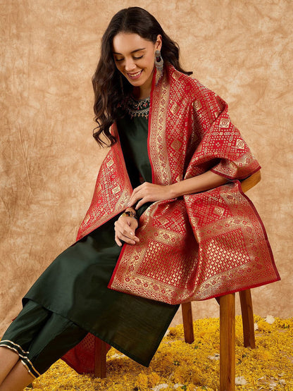 Floral Yoke Design Straight Sequinned Liva Kurta with Trousers & Dupatta