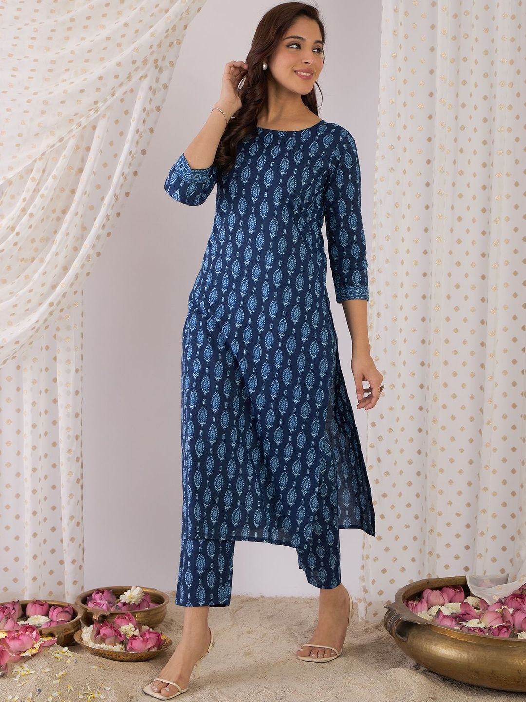 Women Ethnic Motifs Printed Pure Cotton Kurta with Trousers