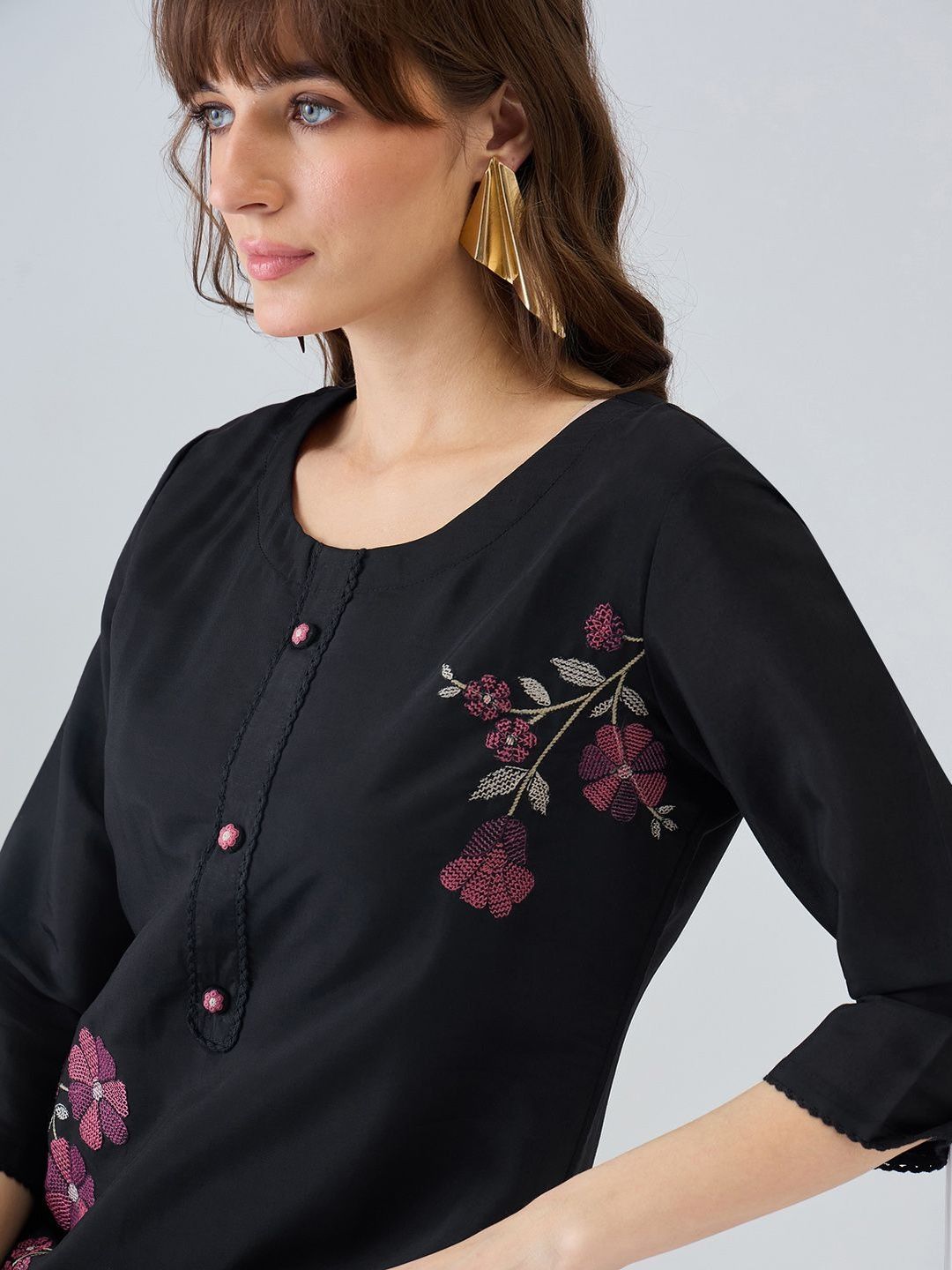 Women Floral Embroidered Regular Thread Work Kurta with Trousers