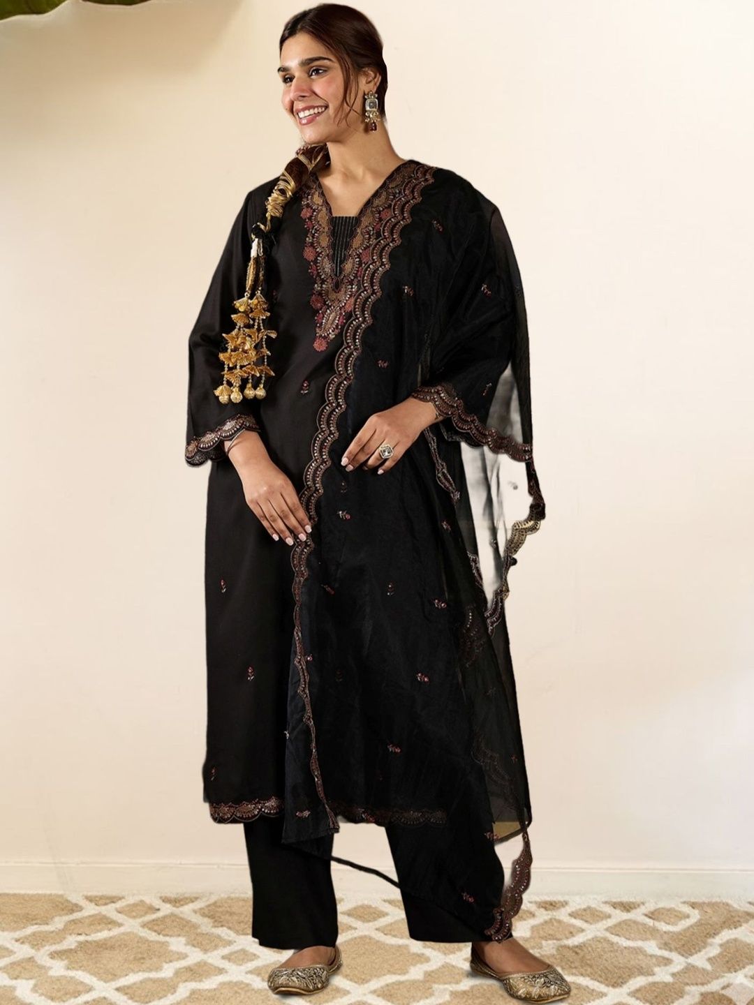 Women Ethnic Motifs Embroidered Regular Thread Work Kurta with Trousers & With Dupatta