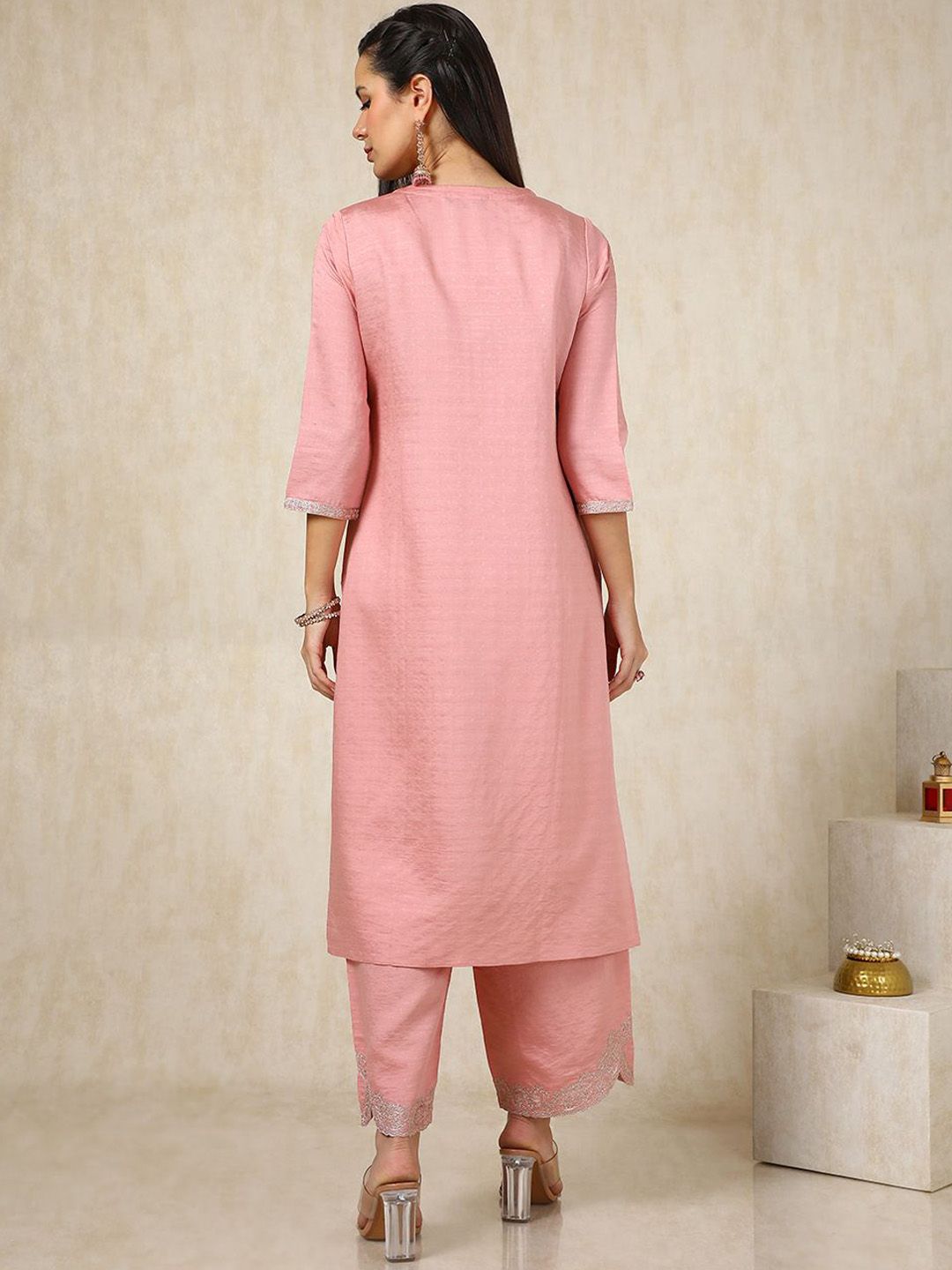 Dhiyona SO Women's Peach-Coloured Floral Embroidered Thread Work Straight Kurta With Palazzos