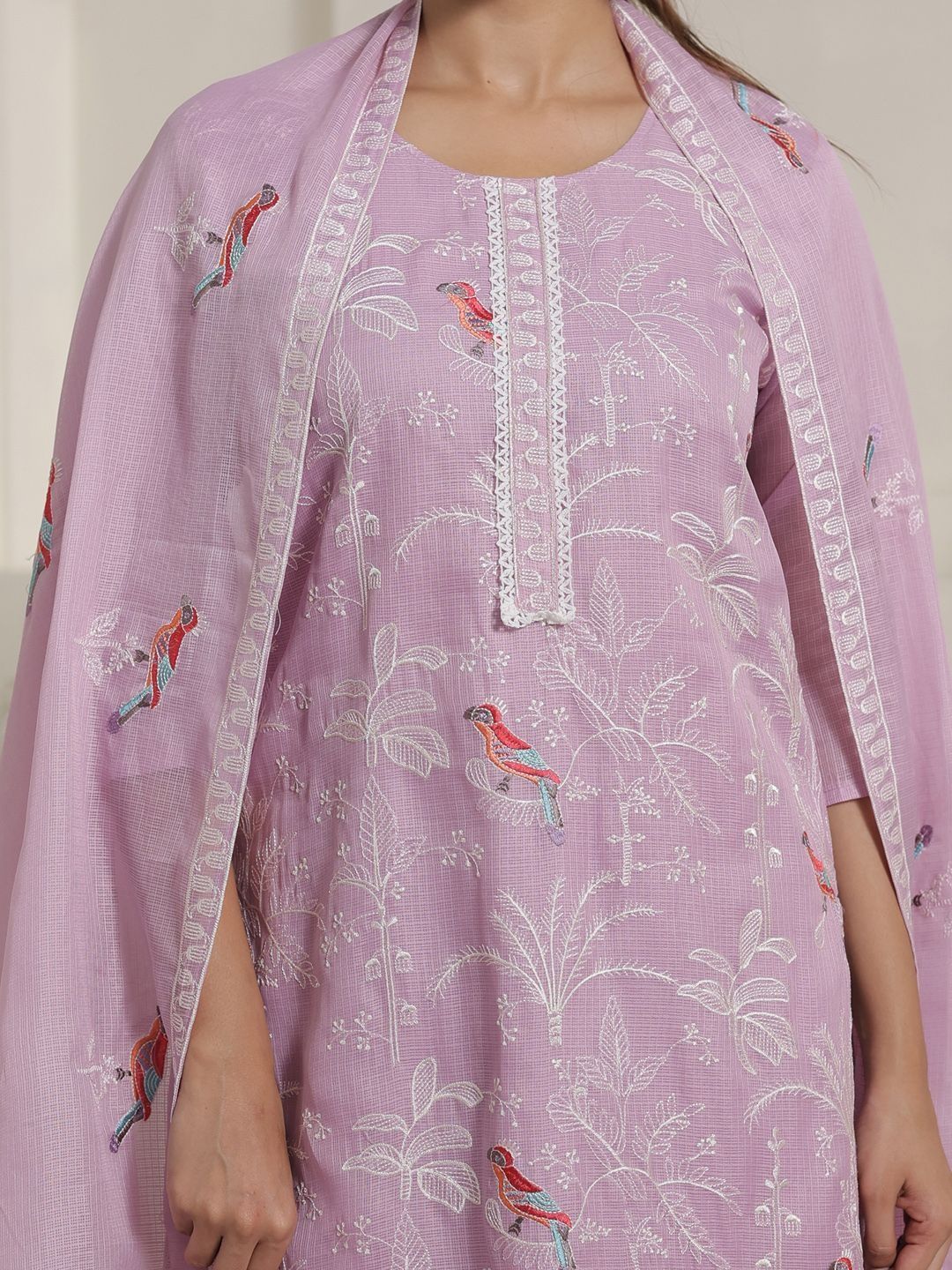 Women Floral Embroidered Round Neck Thread Work Kurta with Trousers & Dupatta