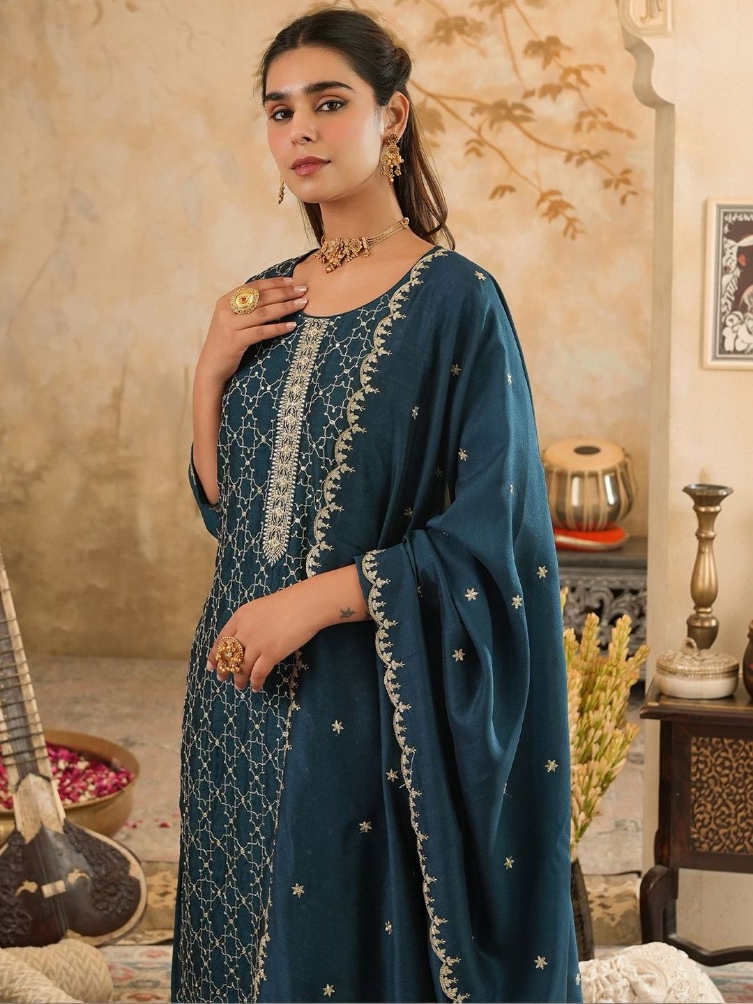 Women Ethnic Motifs Embroidered Regular Thread Work Kurta with Trousers & With Dupatta
