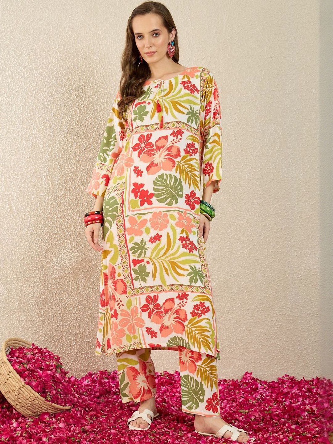 Floral Printed Round Neck Kurta With Trouser