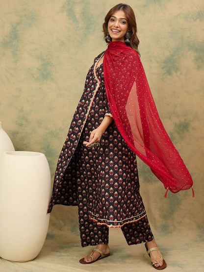 Dhiyona VA Women'sFloral Printed V-Neck Angrakha Kurta With Trousers & Dupatta