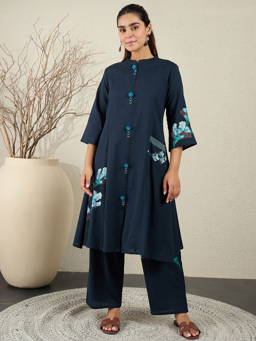 Women Floral Printed Mandarin Collar Pure Cotton Kurta with Trousers