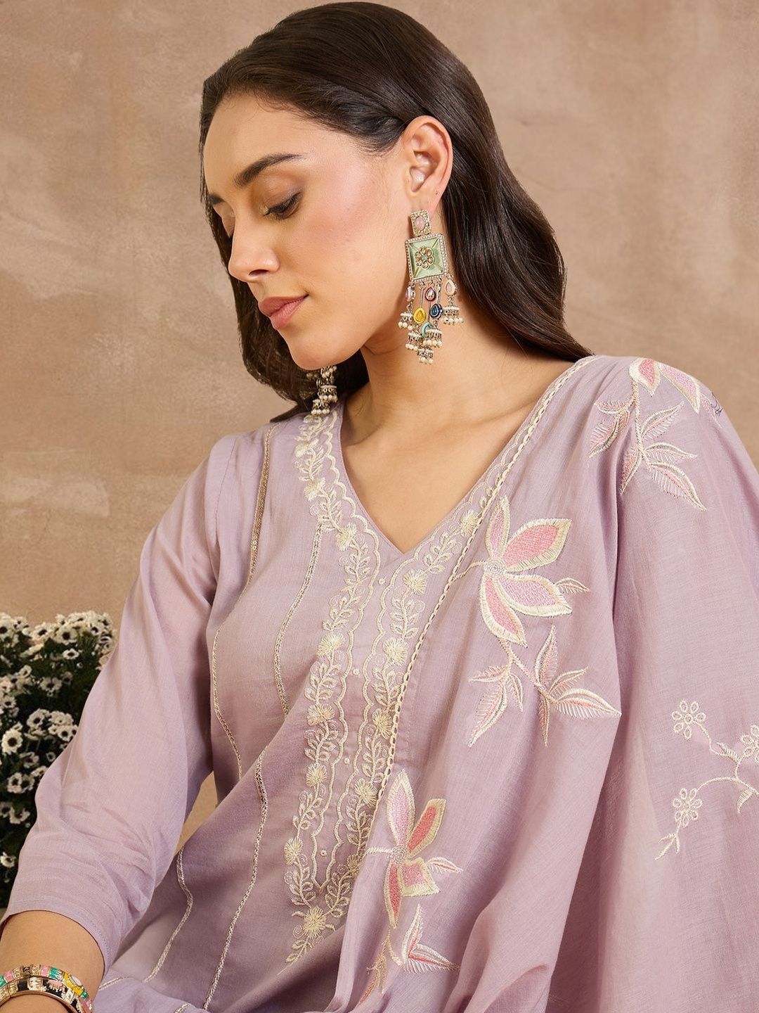 Dhiyona IE Women Floral Embroidered Regular Thread Work Pure Cotton Kurta with Trousers & With Dupatta