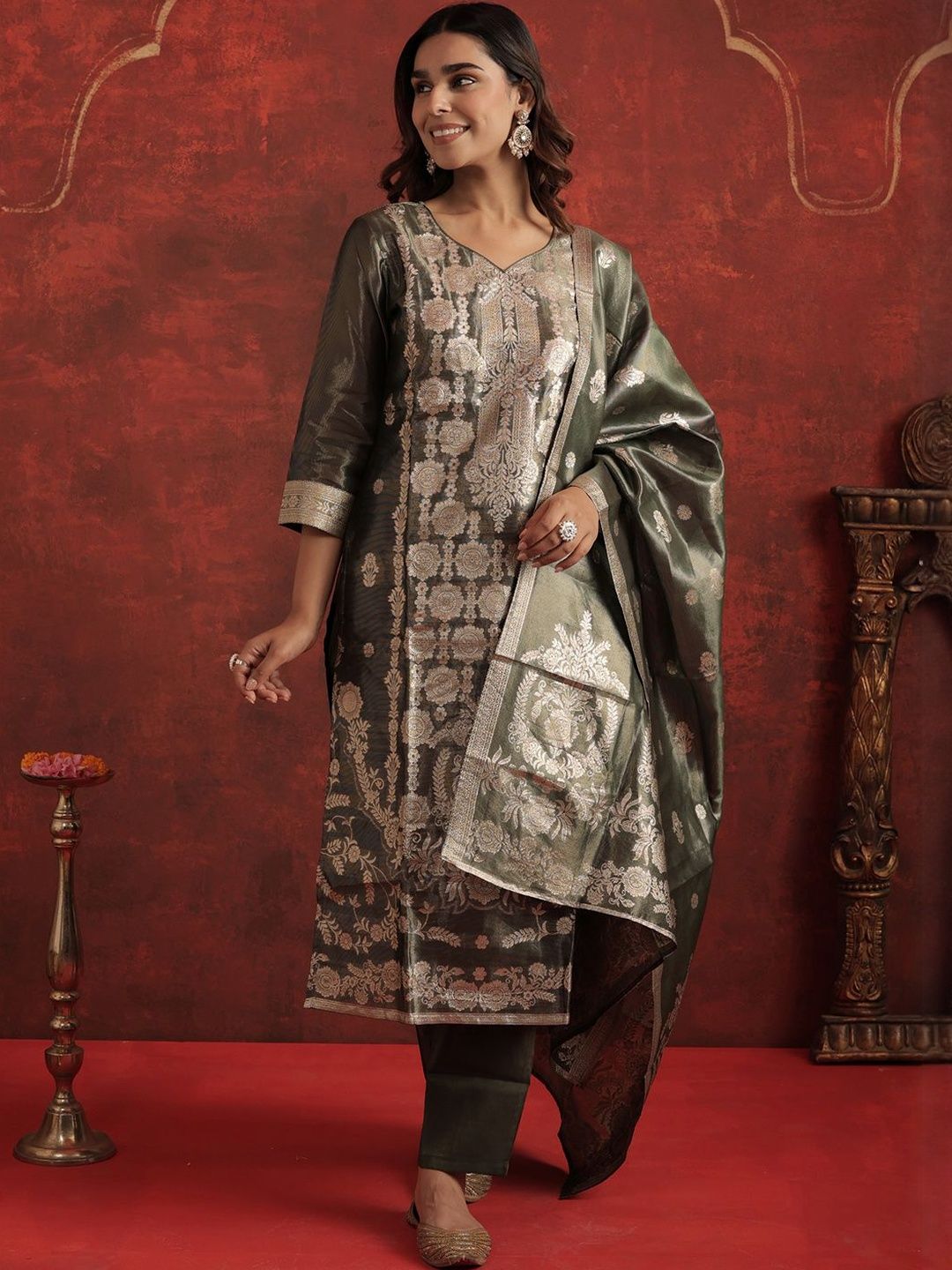 Women Ethnic Motifs Regular Kurta with Trousers & With Dupatta