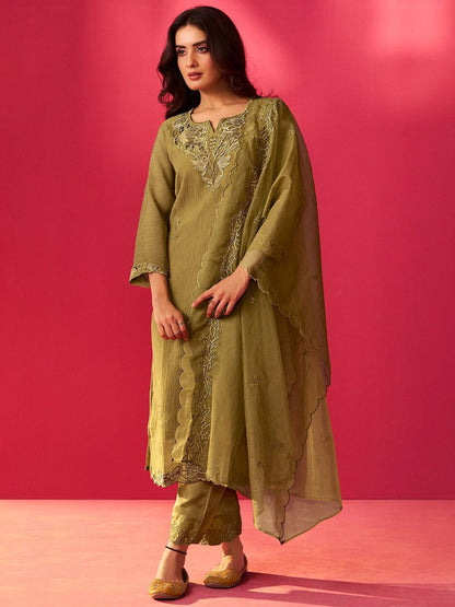 Women Floral Embroidered Kurta with Trousers & Dupatta